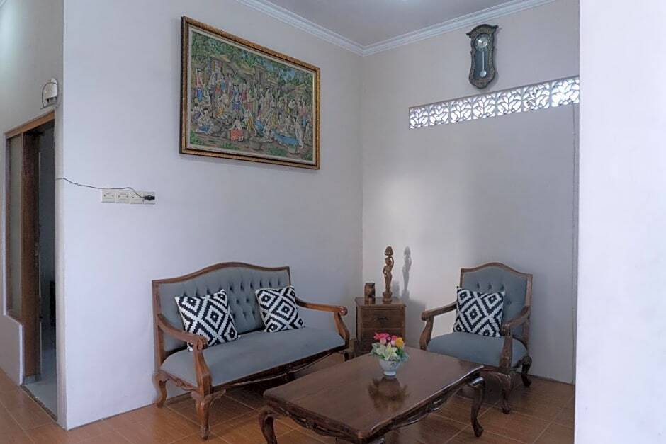 Баньюванги: OYO Life 3227 Kost Putri Harmony
