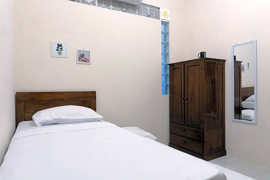 Баньюванги: OYO Life 3227 Kost Putri Harmony