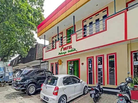 SPOT ON 90632 Hotel Pelangi Indah Paskal — фото 1