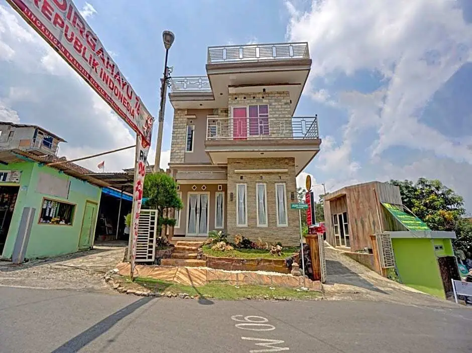 SPOT ON 90664 Adem Ayem Homestay — фото 1