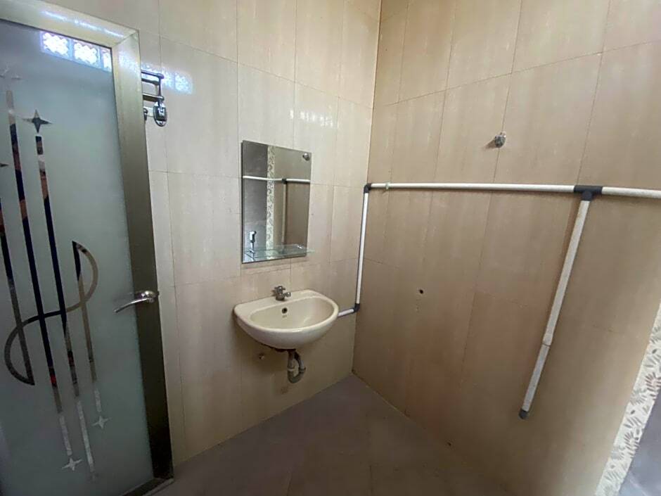 Сурабая: KoolKost Syariah near Plaza Marina (Minimum Stay 6 Nights)