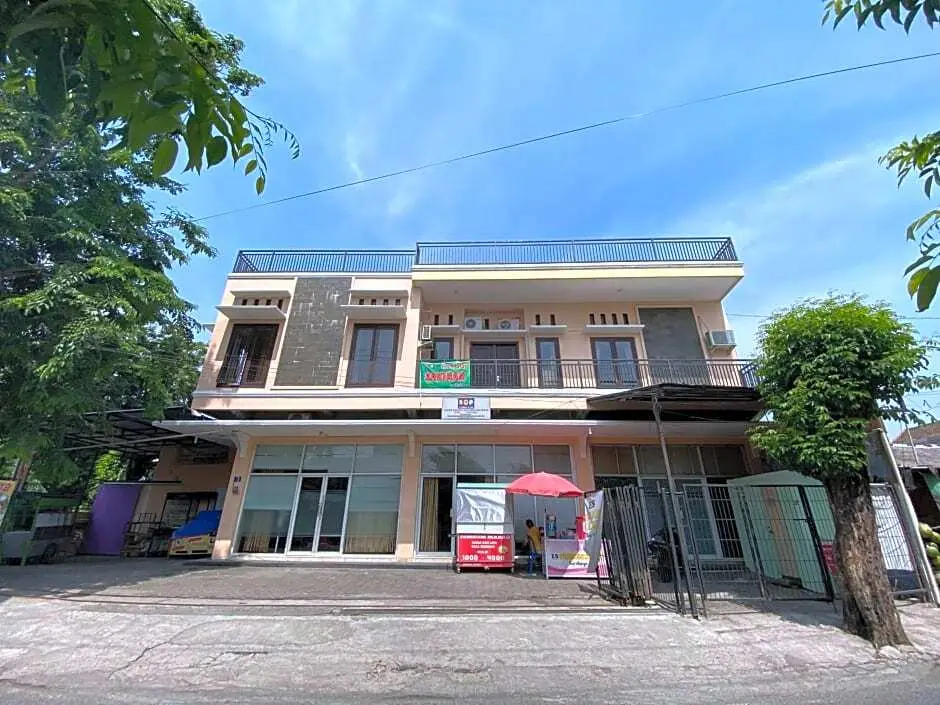 Сурабая: KoolKost Syariah near Plaza Marina (Minimum Stay 6 Nights)