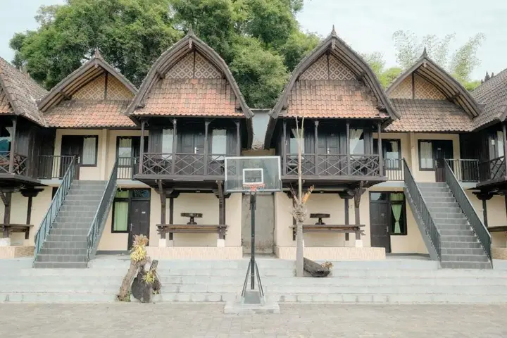 Кинтамани: Resto Apung and Bungalow Kedisan Batur Lake View RedPartner