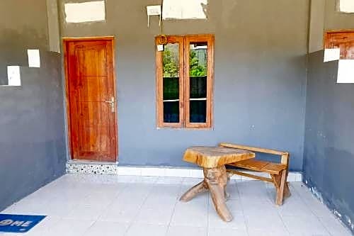 Лабуан-Баджо: Flores One Love Homestay Hostel and Tours Near Komodo International Airport RedPartner