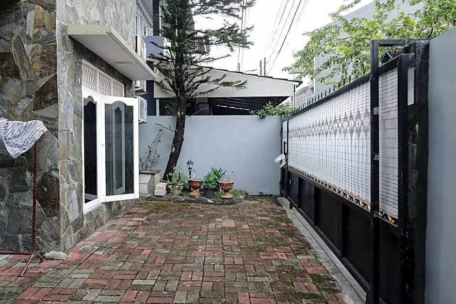 Джакарта: KoolKost Syariah near Green Pramuka Square Mall - Minimal Stay 6 Nights