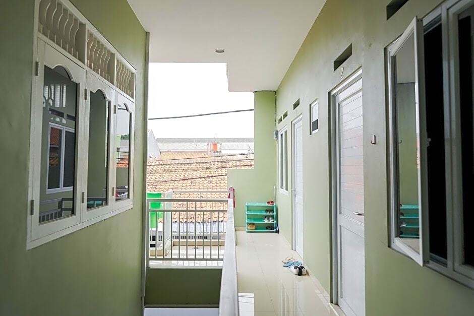 Джакарта: KoolKost Syariah near Green Pramuka Square Mall - Minimal Stay 6 Nights