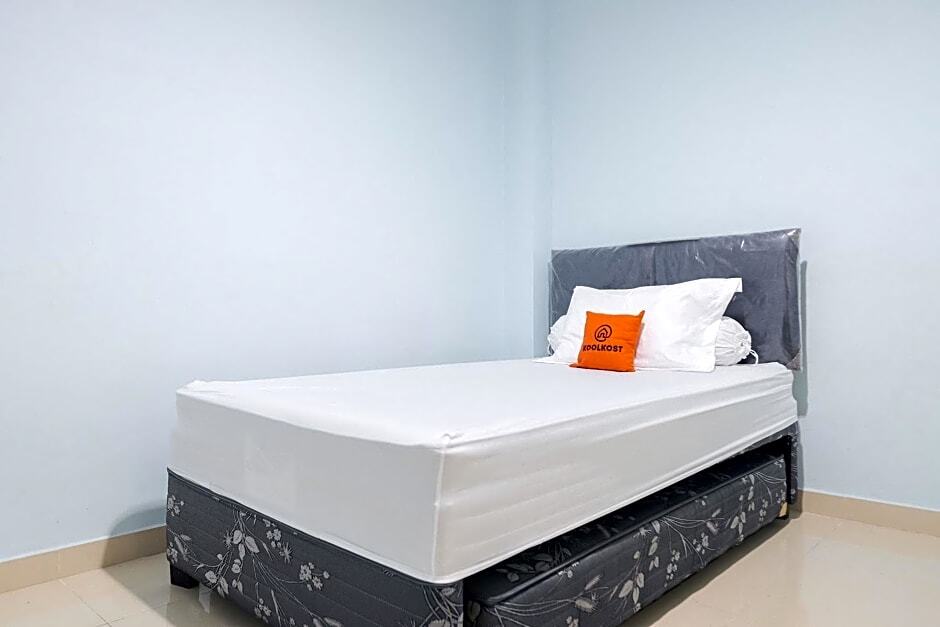Джакарта: KoolKost Syariah near Green Pramuka Square Mall - Minimal Stay 6 Nights