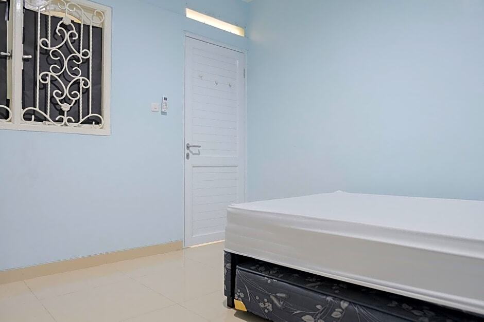 Джакарта: KoolKost Syariah near Green Pramuka Square Mall - Minimal Stay 6 Nights