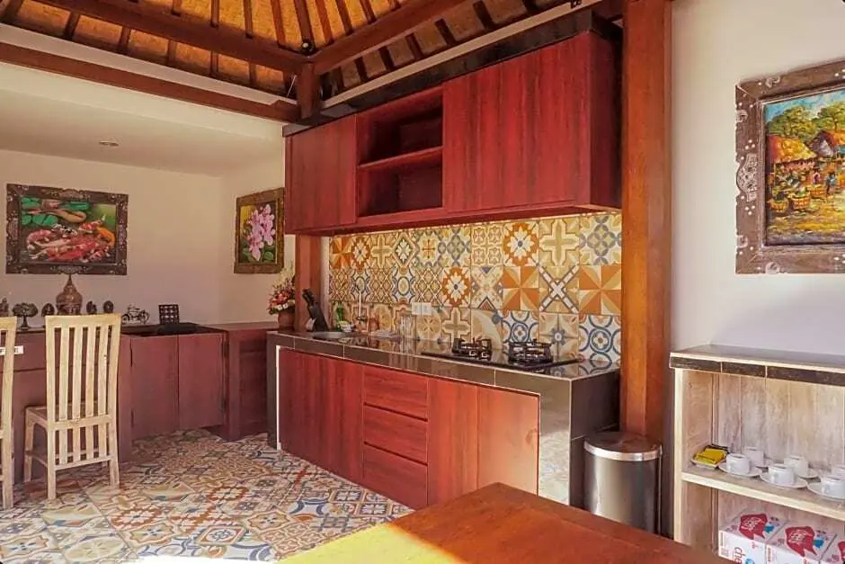 Чангу: KJ Klumpu Wooden Style Guest House at Canggu
