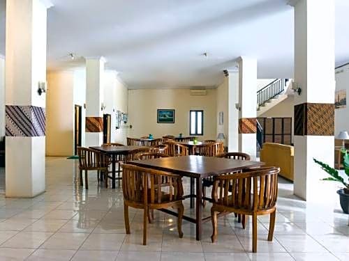 Маланг: OYO 3803 Hotel Wonojati Syariah Malang