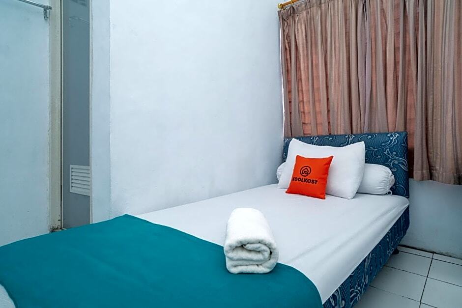 Джакарта: KoolKost @ Pulogebang (Minimum Stay 3 Nights)