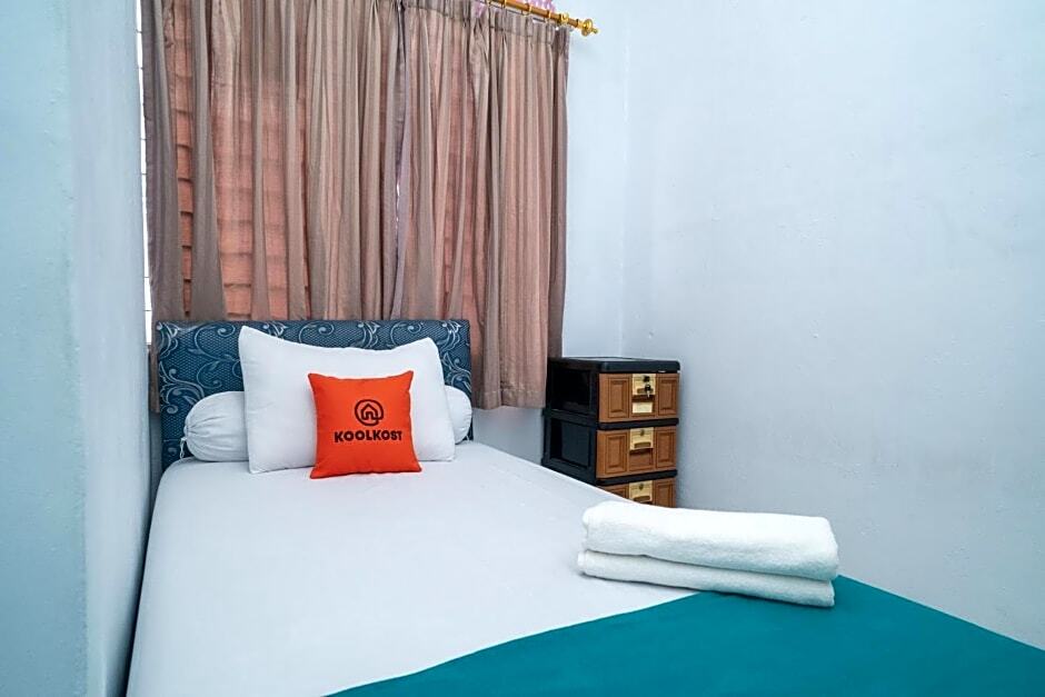 Джакарта: KoolKost @ Pulogebang (Minimum Stay 3 Nights)