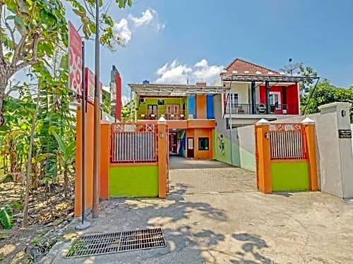 Депок: OYO 90619 Roemah Djogja 2