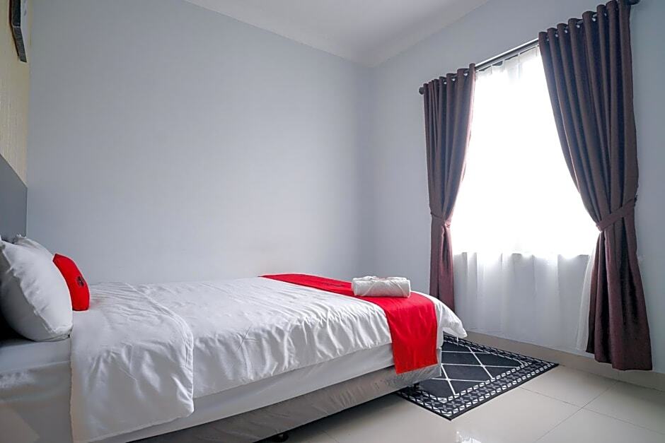 Бандар-Лампунг: RedDoorz Premium @ Raja Hostel Syariah Lampung