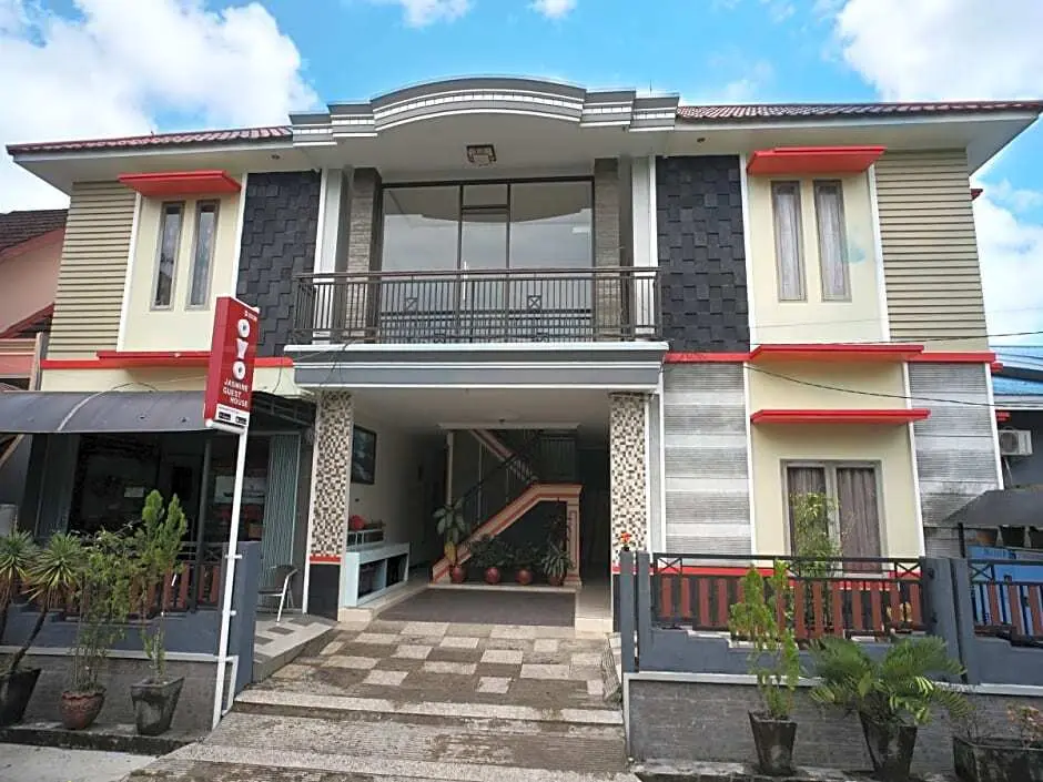 Баликпапан: Oyo 2038 Jasmine Guest House Balikpapan