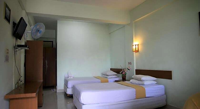 Озеро Тоба: Pandu Lakeside Parapat Hotel