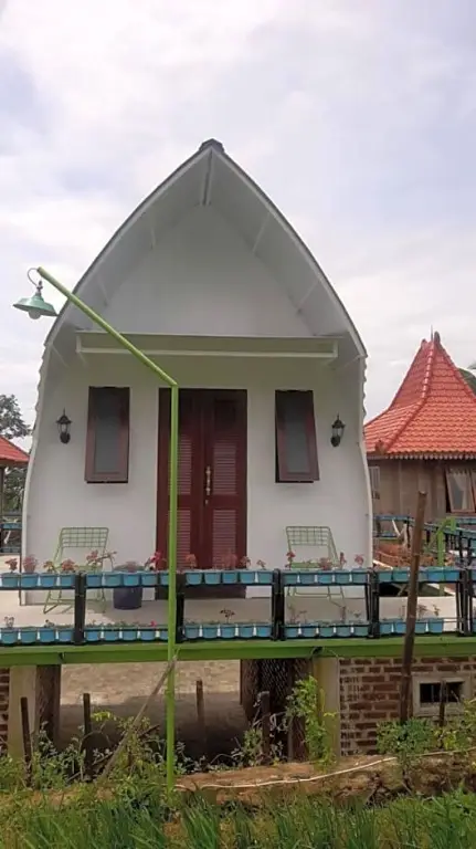 Кунинган: Limerr Resto & Resort