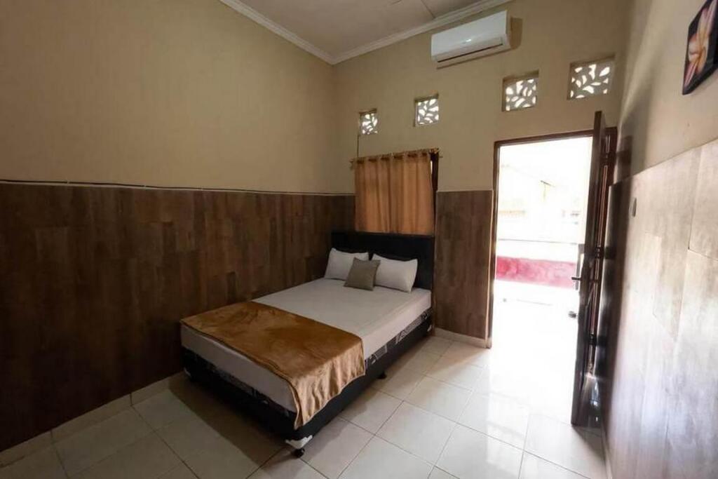 Денпасар: Handika Jaya MM Denpasar RedPartner