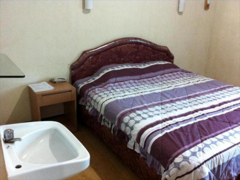 Бандунг: Hotel Bandung Indah by ZUZU