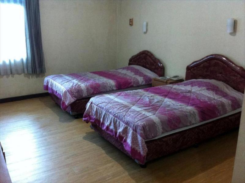 Бандунг: Hotel Bandung Indah by ZUZU