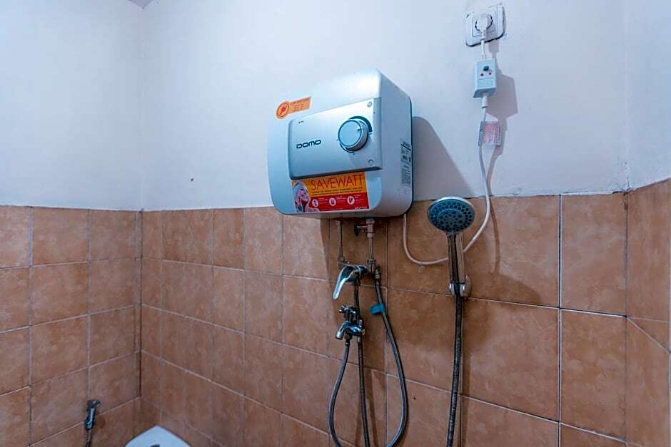 Депок: OYO Life 2424 Kost Luqman 2
