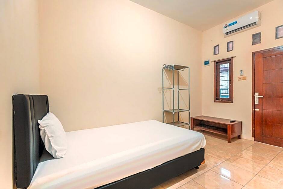 Депок: OYO Life 2424 Kost Luqman 2