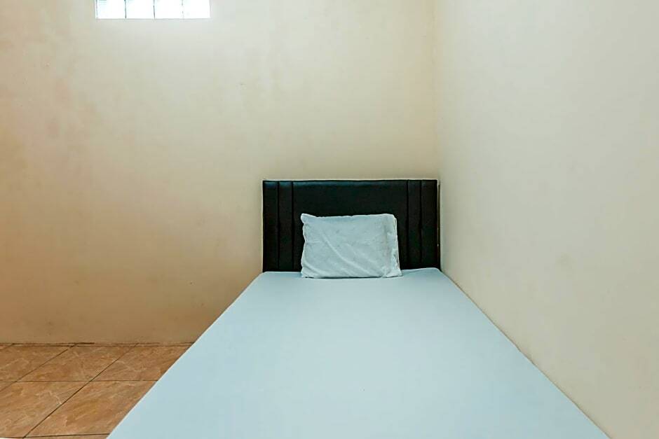 Депок: OYO Life 2424 Kost Luqman 2