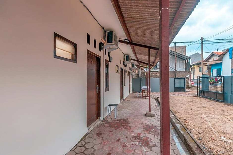 Депок: OYO Life 2424 Kost Luqman 2