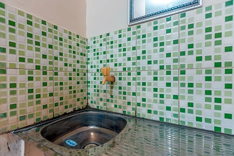 Депок: OYO Life 2424 Kost Luqman 2