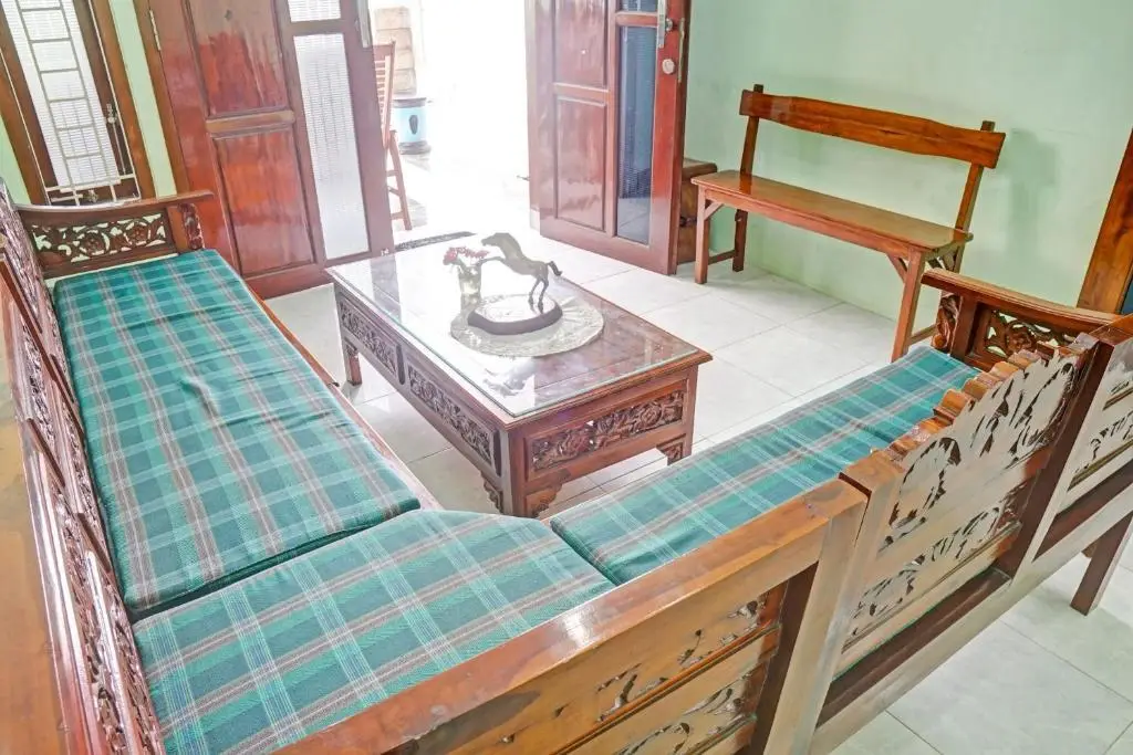 Патранг: OYO 90729 Sekar Guest House Jember