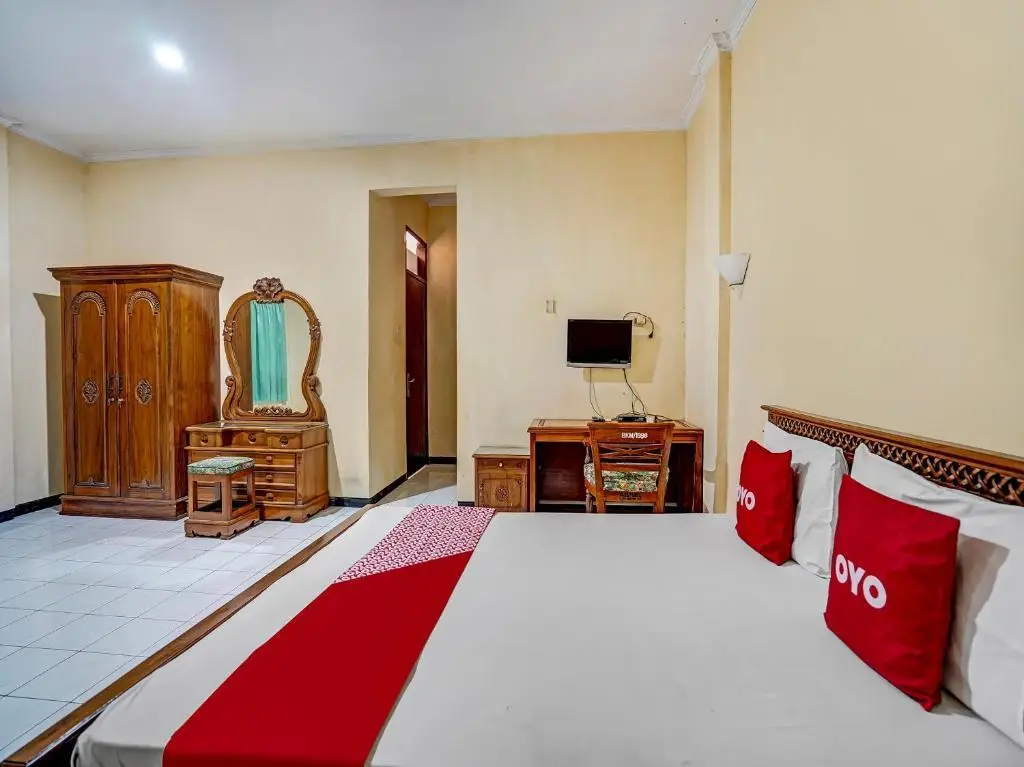 Сурабая: OYO 90937 Wisma Tamu Syariah