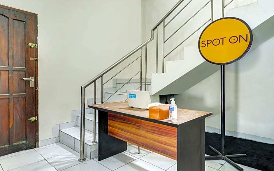 Бандунг: SPOT ON 90781 Bee M 2 Syariah
