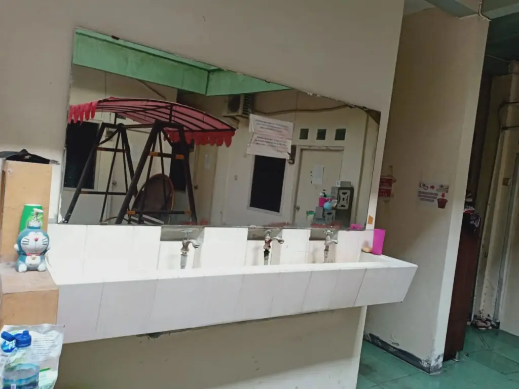 Сурабая: Homestay Excellent Doho Women Only by ZUZU