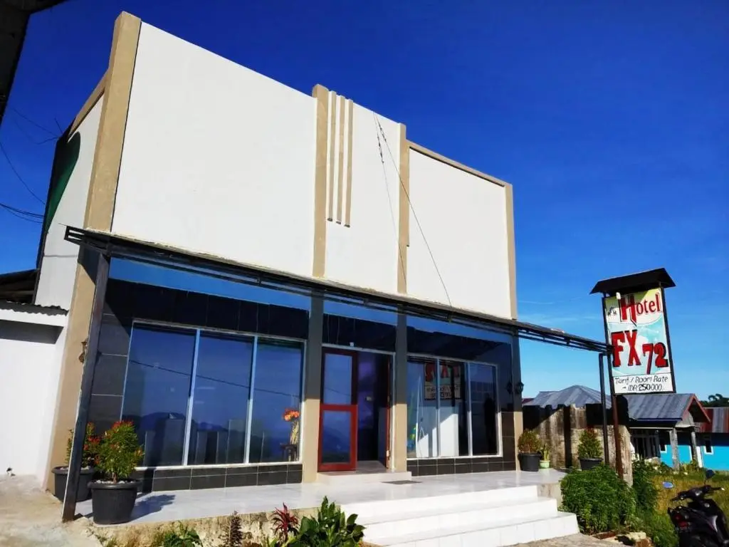 Рутенг: Hotel FX72 Ruteng