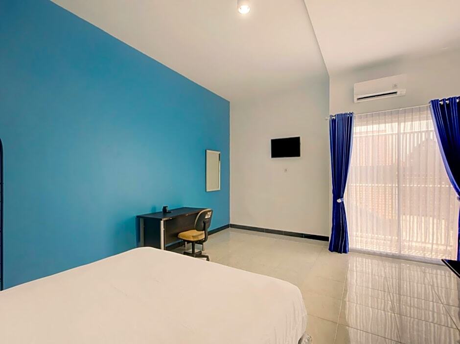 Сурабая: OYO Life 3987 Kost Aditya