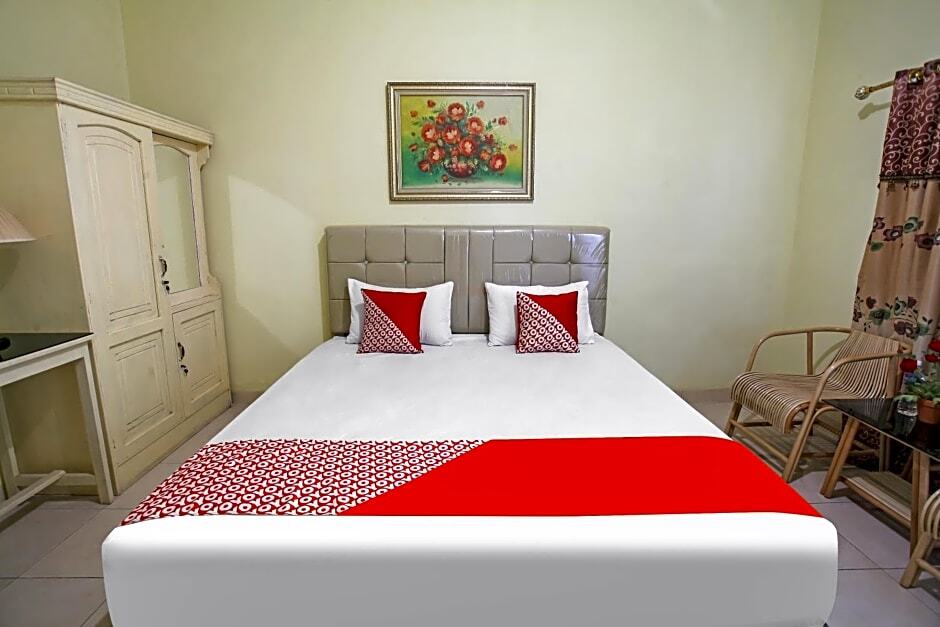 Палу: OYO 90968 Graha Family Guest House