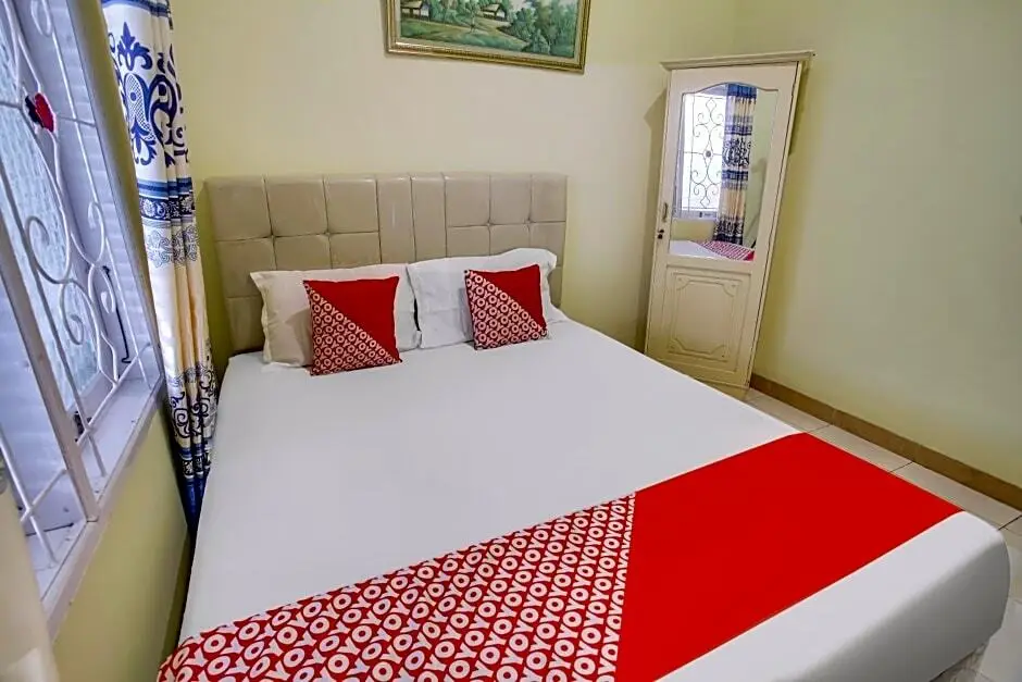 Палу: OYO 90968 Graha Family Guest House