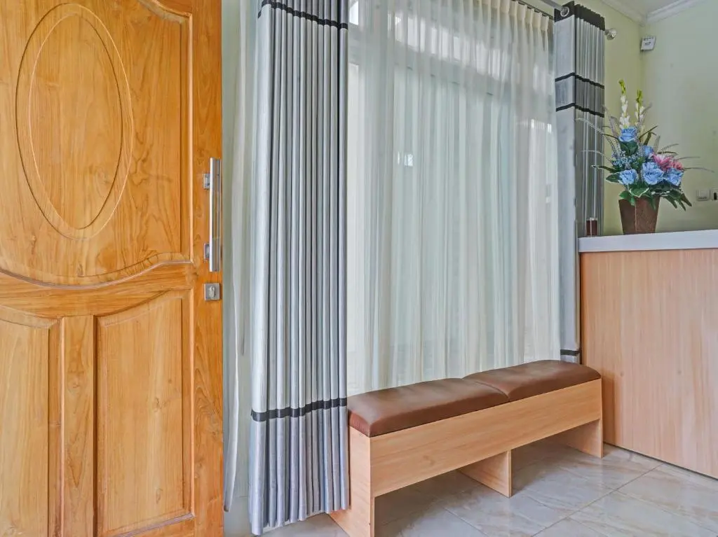 Джокьякарта: OYO 90804 Oma Uti Homestay Syariah