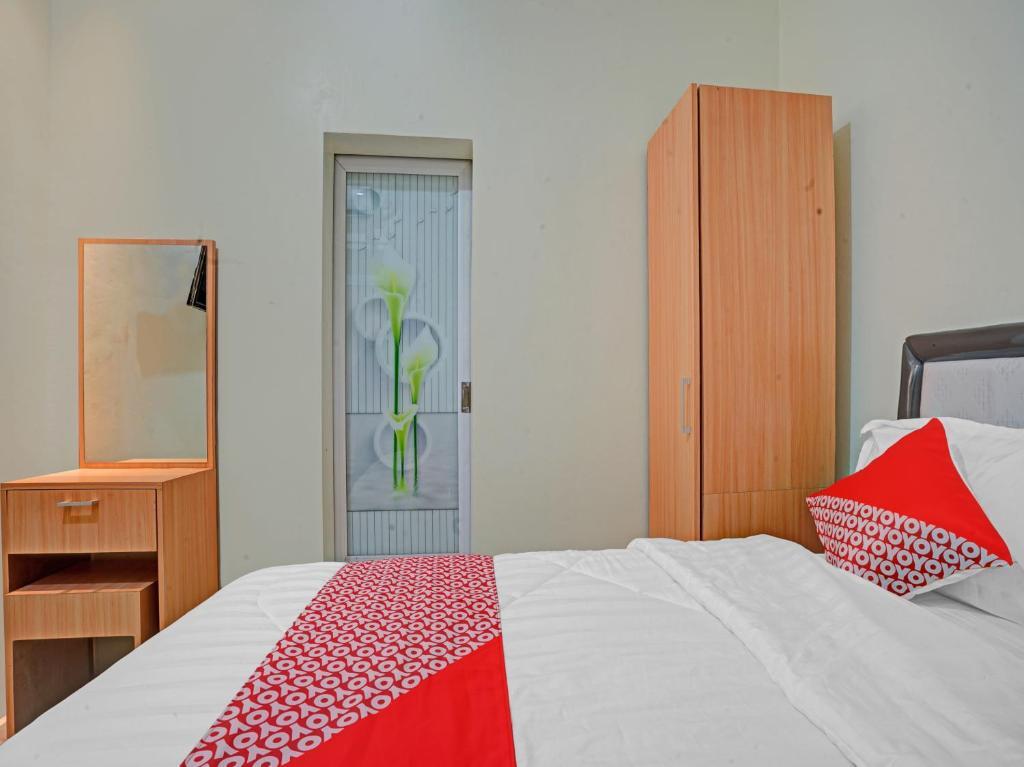 Джокьякарта: OYO 90804 Oma Uti Homestay Syariah