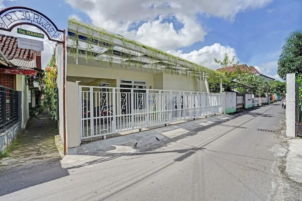 Джокьякарта: OYO 90804 Oma Uti Homestay Syariah