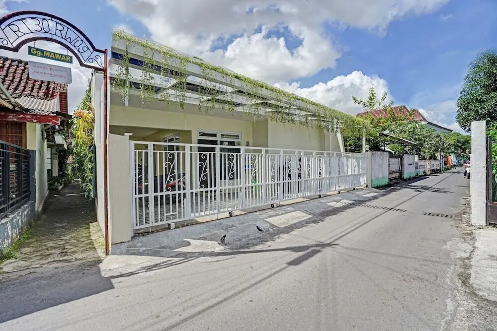 Джокьякарта: OYO 90804 Oma Uti Homestay Syariah