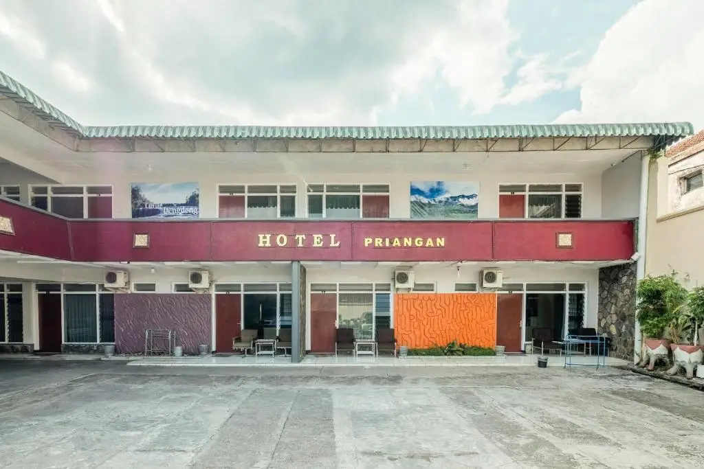 Тасикмалая: Hotel Priangan by OYO Rooms