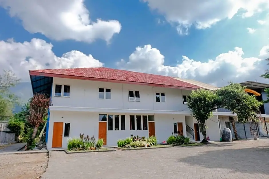 RedDoorz near Balai Kota Batu 3 — фото 1