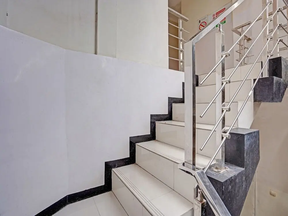 Сурабая: OYO Flagship 90789 Genteng Residence