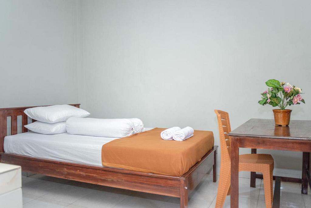 Купанг: Amor Homestay Near Eltari International Airport RedPartner