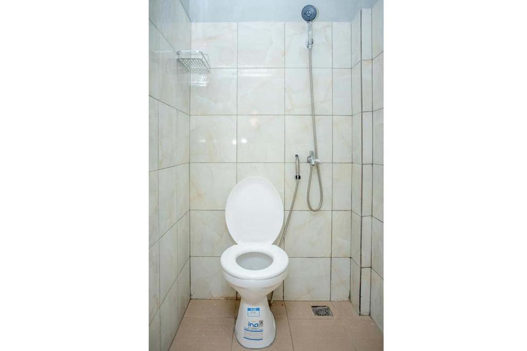 Купанг: Amor Homestay Near Eltari International Airport RedPartner