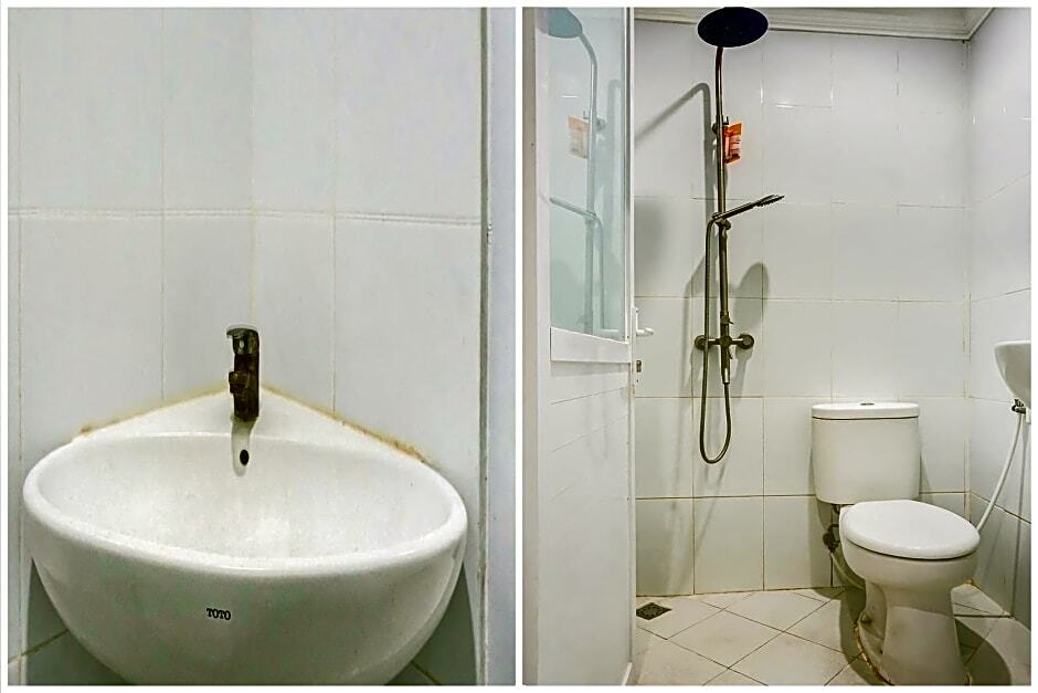 Джакарта: OYO 90941 Egelsa 2020 Syariah Near Bank Mega Syariah KCP Rawamangun