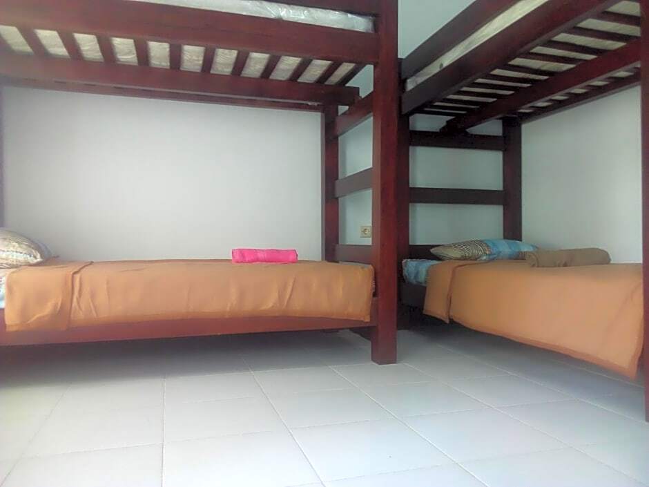 Jerowaru: Ariata Arya Hostel