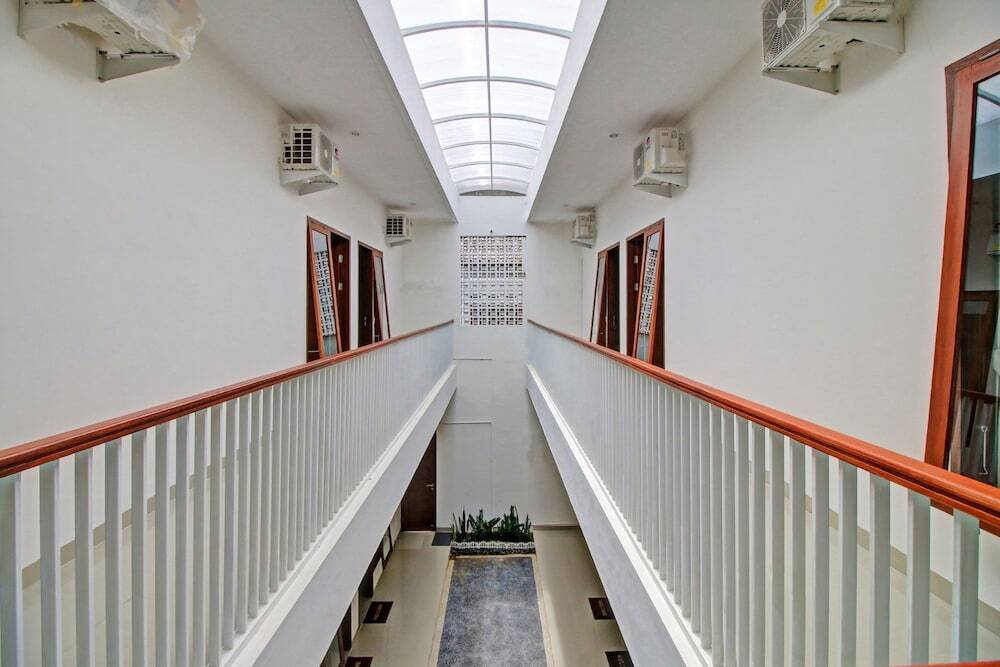 Матарам: OYO 90820 Madania Guesthouse Syariah