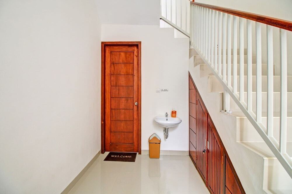 Матарам: OYO 90820 Madania Guesthouse Syariah